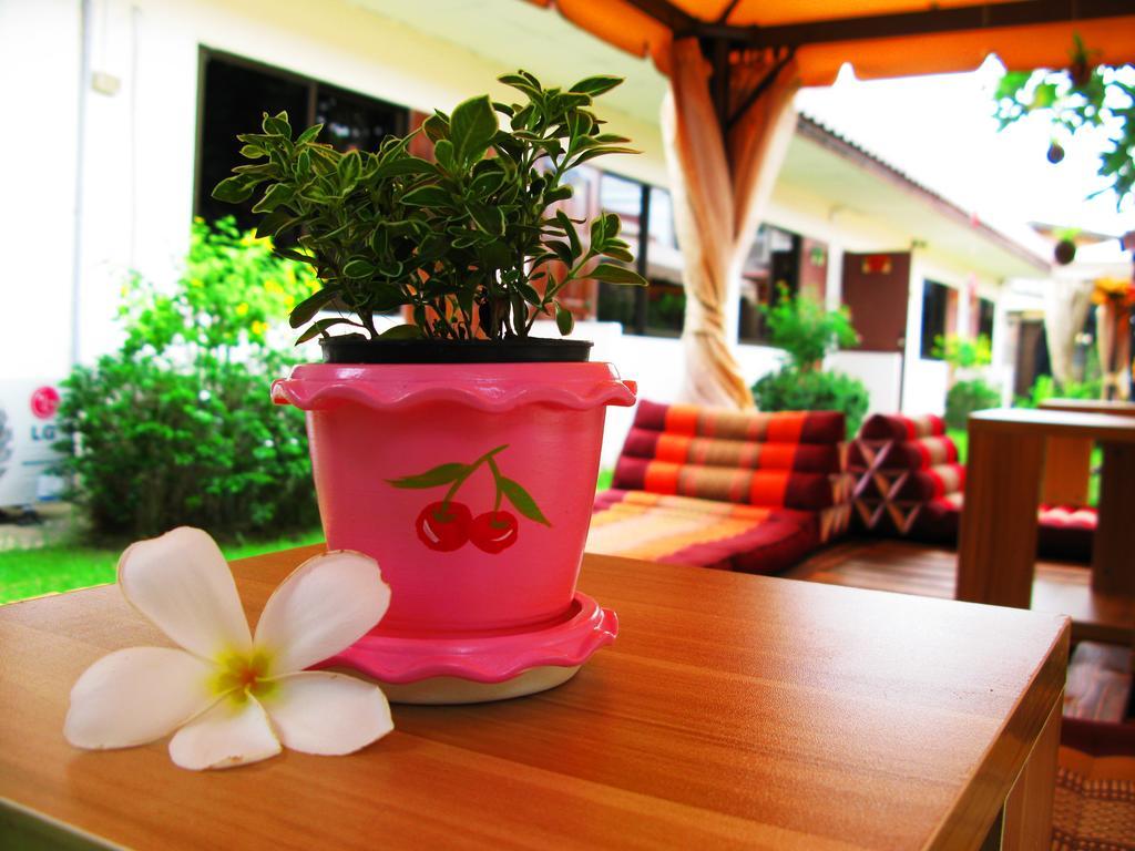 Cshouse Hotell Chiang Mai Exteriör bild