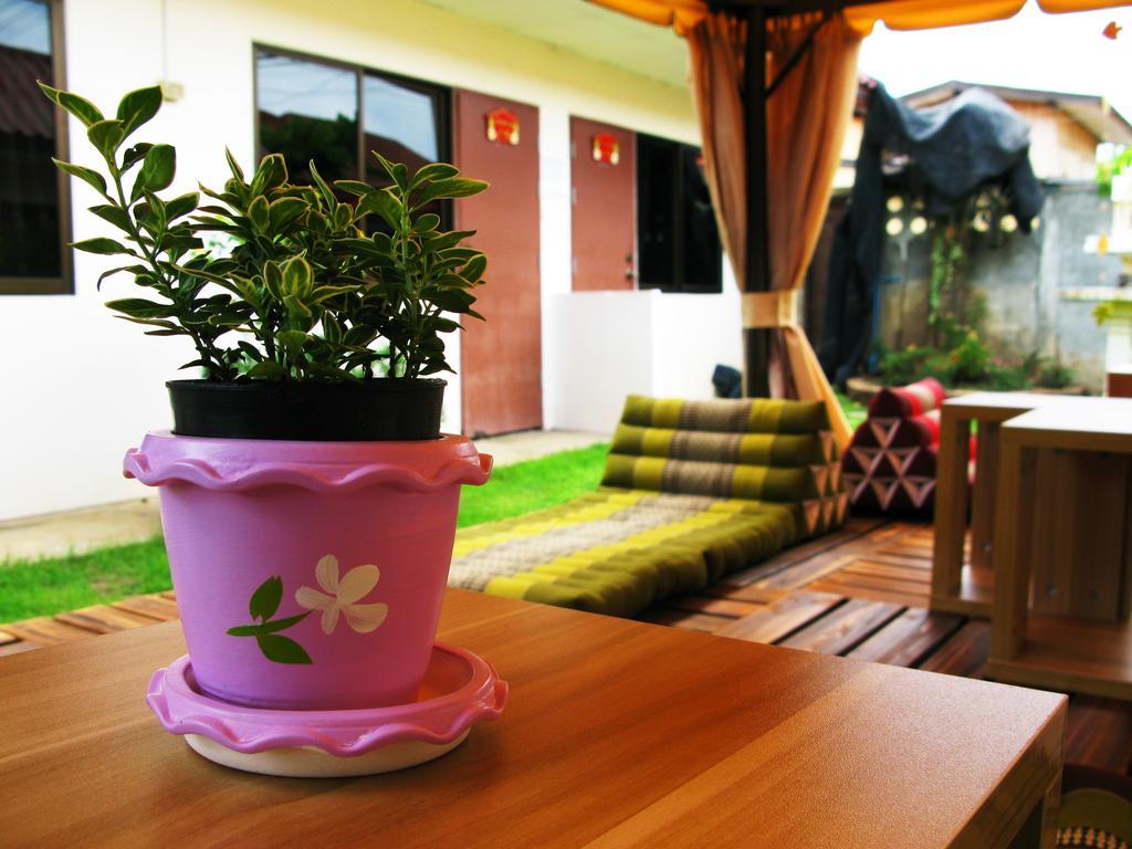 Cshouse Hotell Chiang Mai Exteriör bild