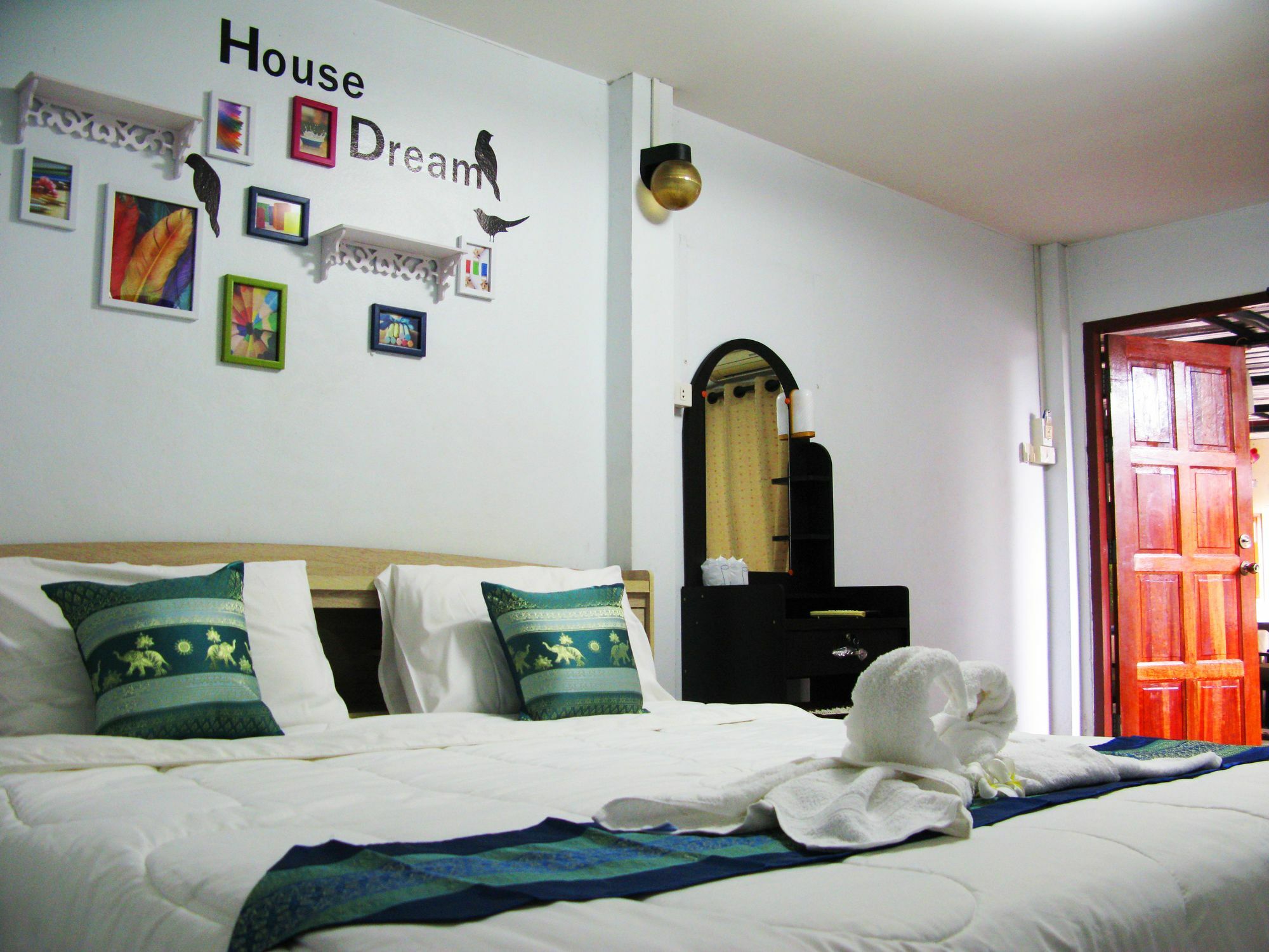 Cshouse Hotell Chiang Mai Exteriör bild